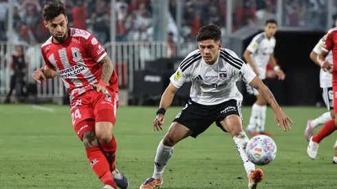 Colo Colo enfrenta a Unión La Calera.
