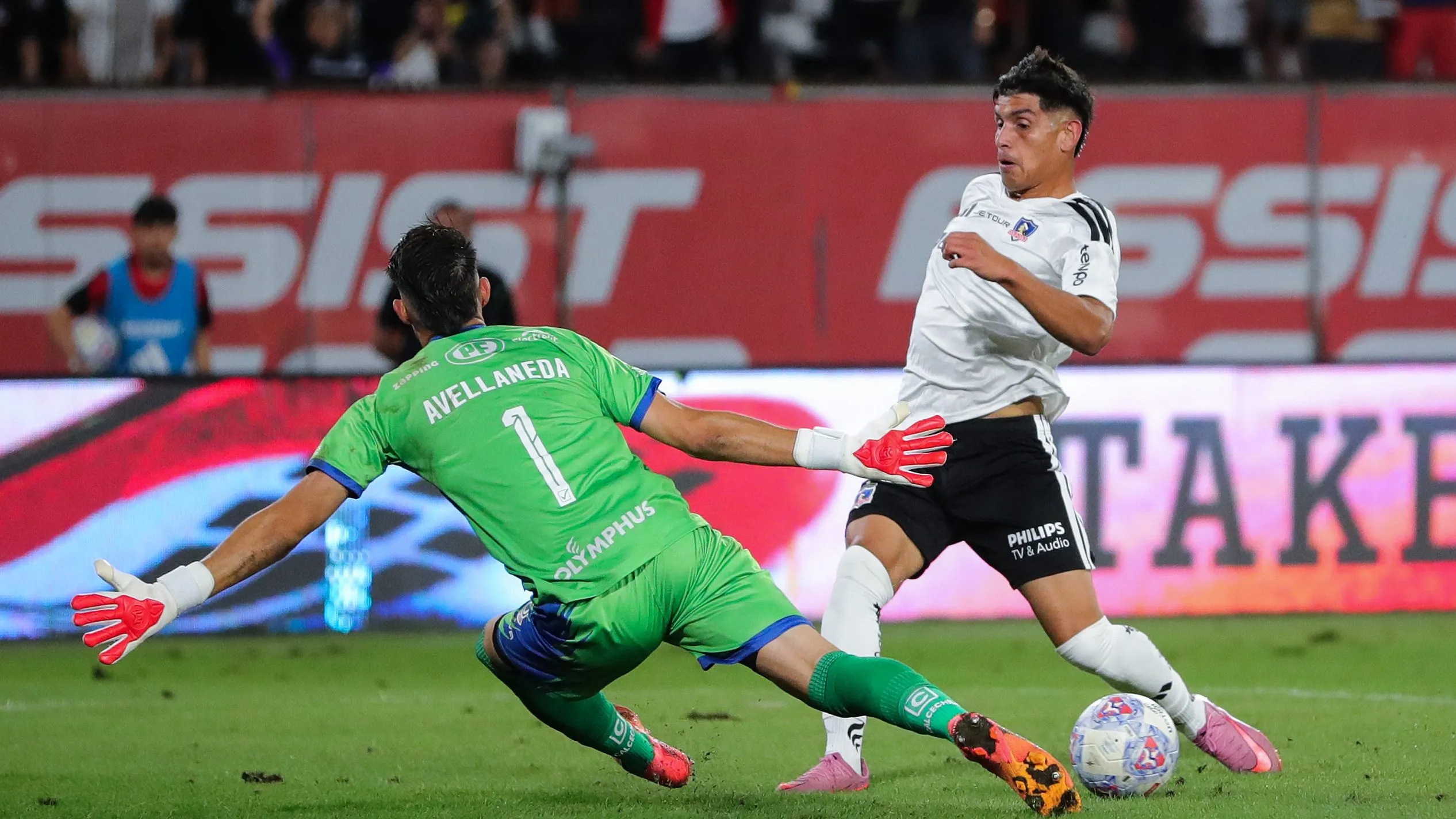 Yastin Cuevas aporta nuevamente a Colo Colo