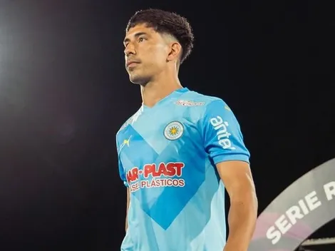 El extraordinario golazo de chilena de Salomón Rodríguez en Uruguay