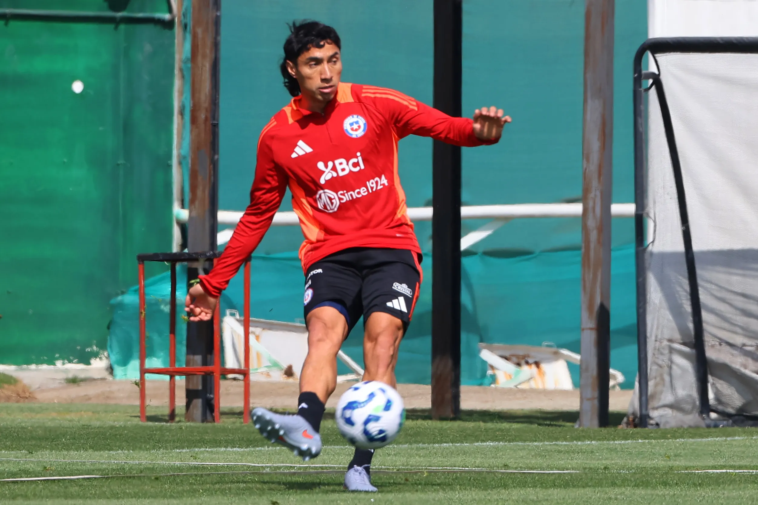 Luciano Cabral volvió a aparecer como opción en Colo Colo