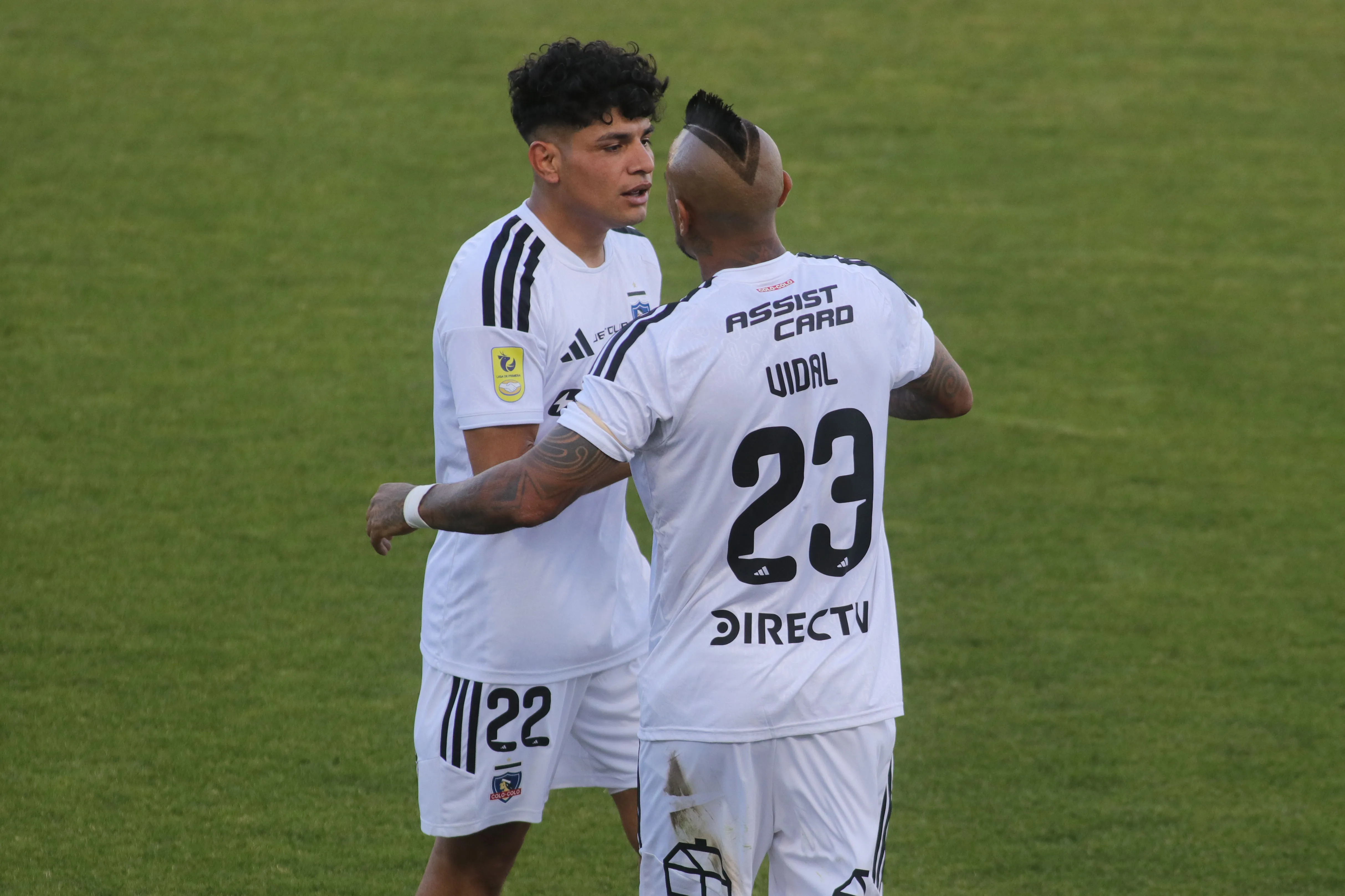 Patricio Yáñez destacó a Vidal y Aquino en Colo Colo | Foto: Photosport