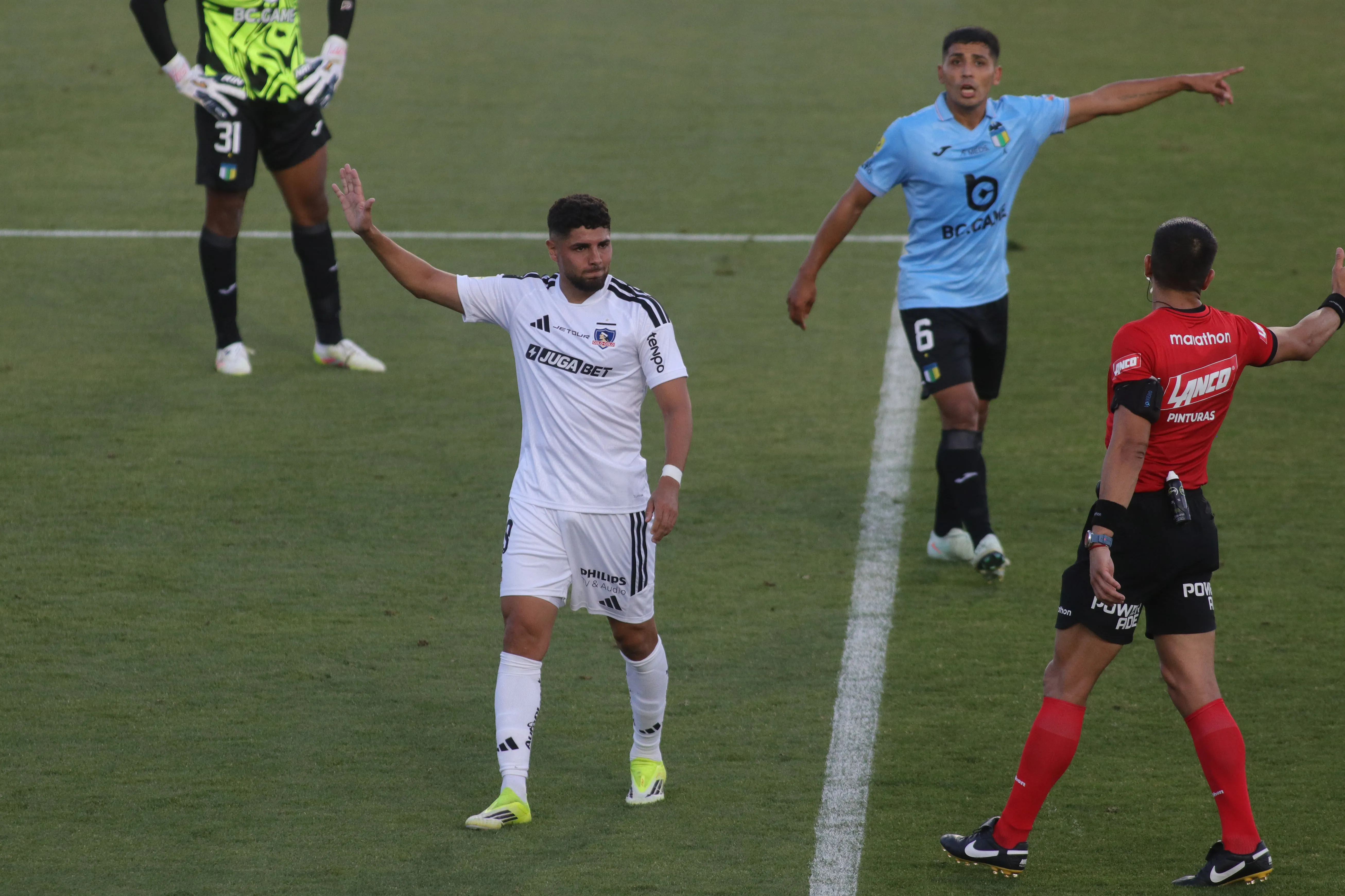 El gol de Maximiliano Romero para Colo Colo fue anulado. Imagen: Jorge Loyola/Photosport