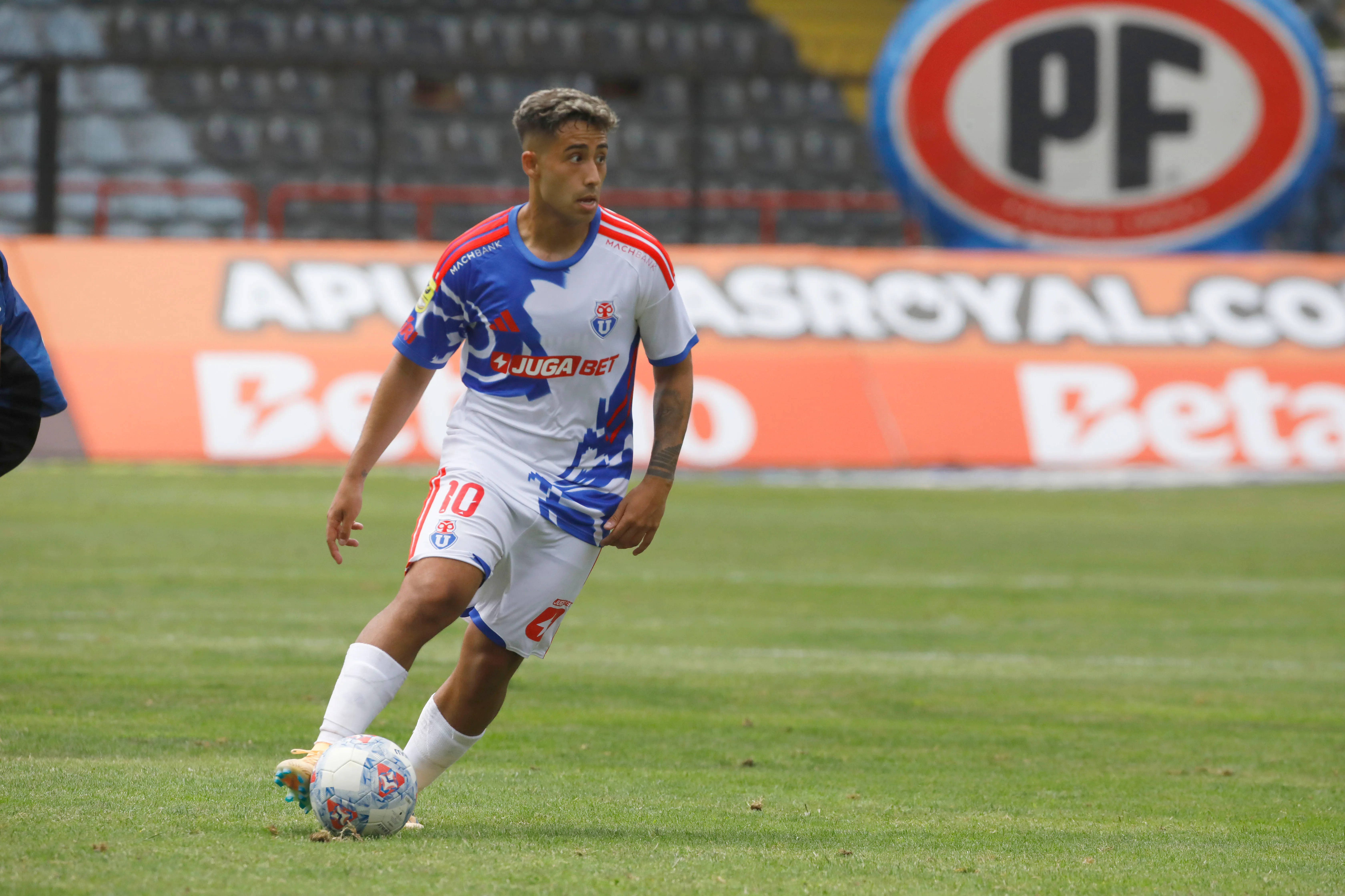 Lucas Assadi será baja en la U ante Colo Colo.Imagen: Marco Vazquez/Photosport