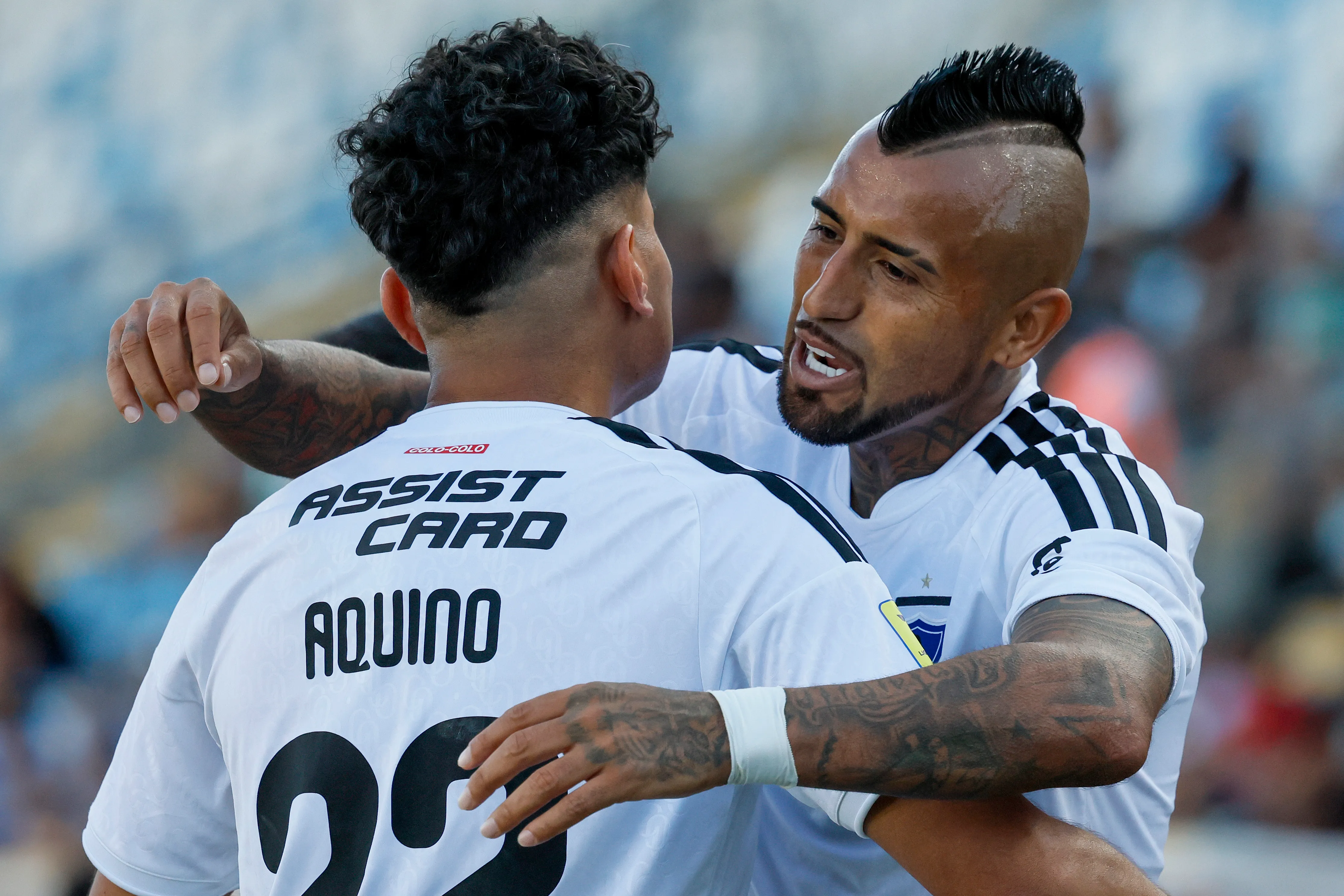 Arturo Vidal destacó a Claudio Aquino | Foto: Photosport