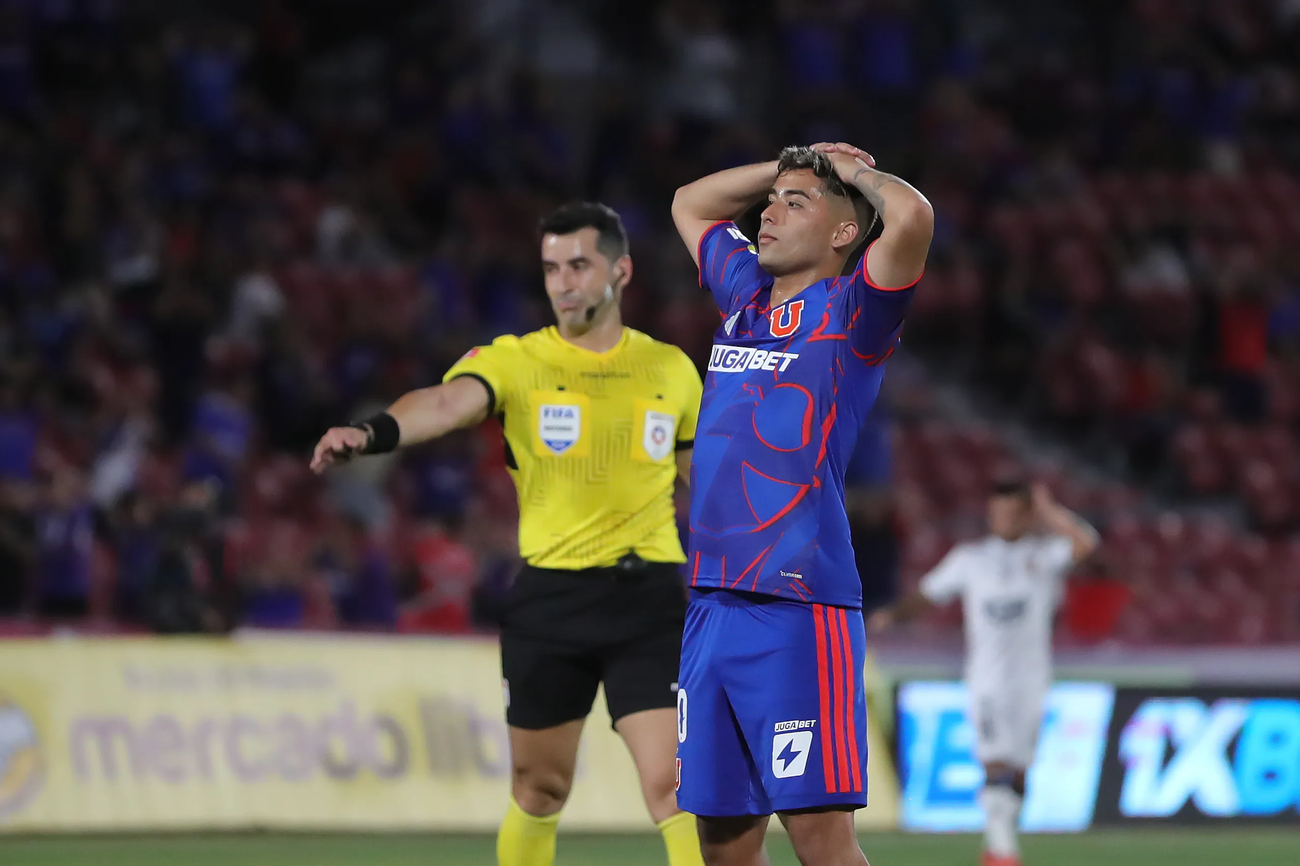 Lucas Assadi será baja en la U para el Superclásico con Colo Colo.Imagen: Felipe Zanca/Photosport