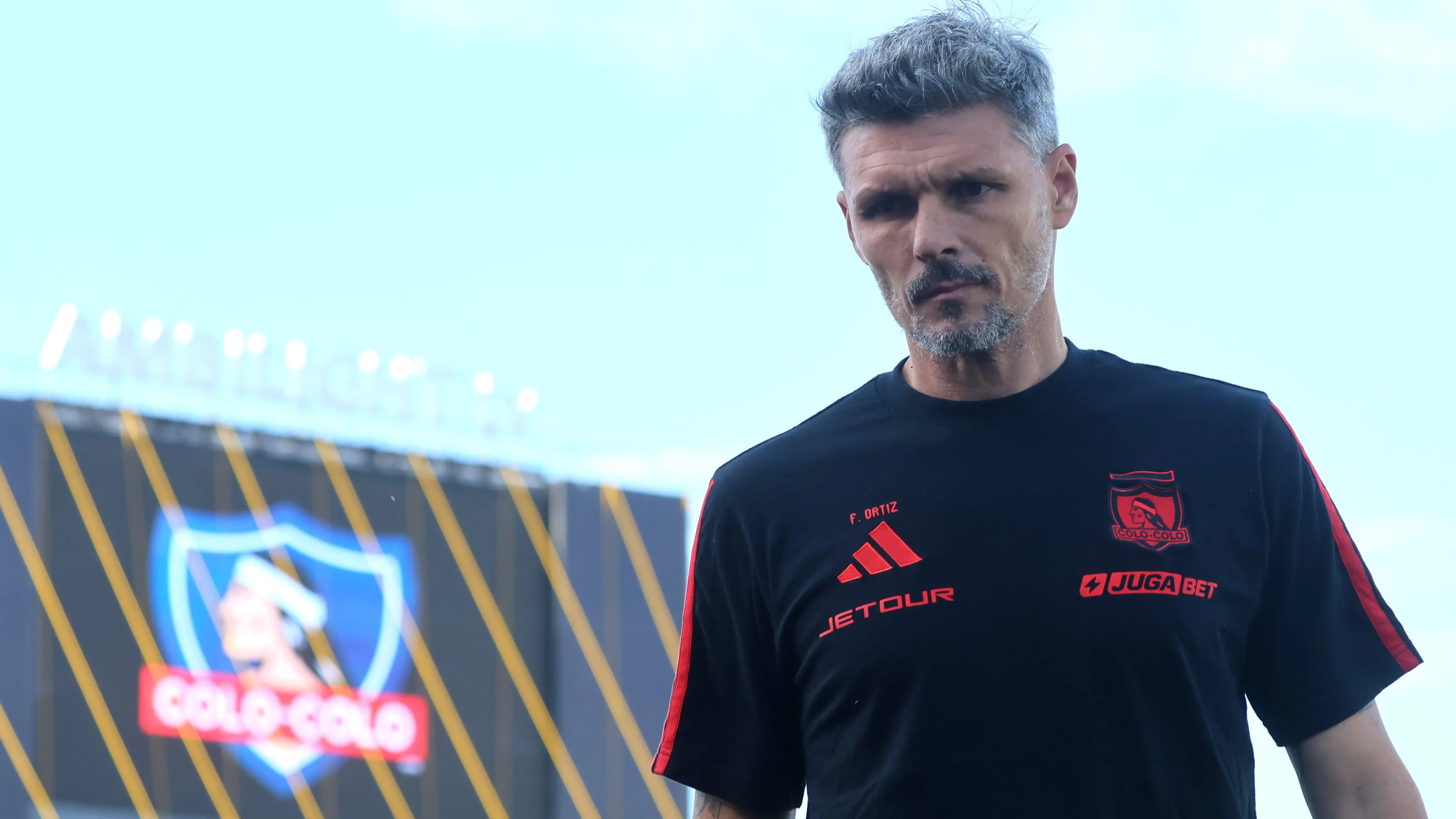 Fernando Ortiz no levanta cabeza en Colo Colo.