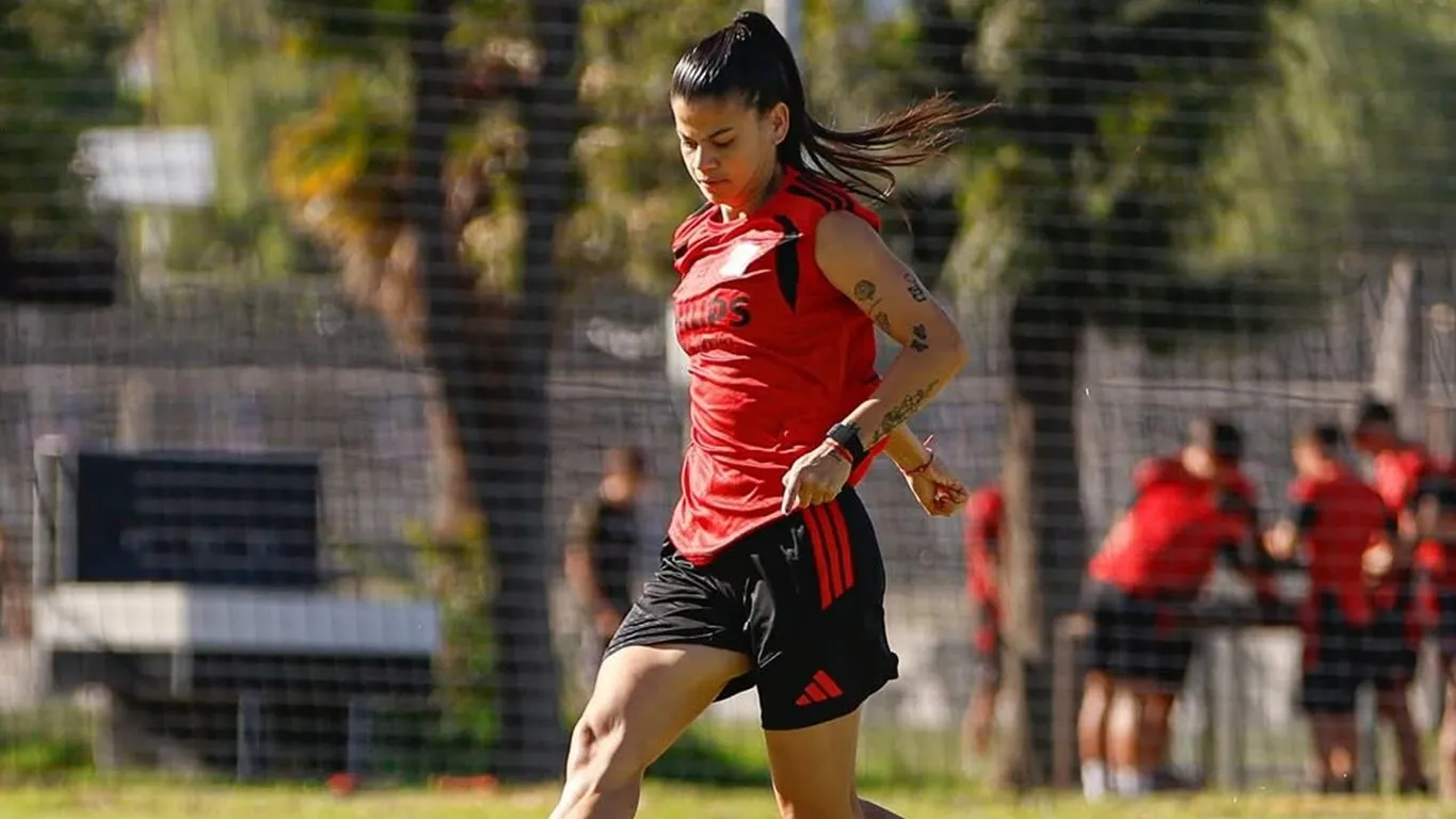 Dahiana Bogarín se perderá gran parte de la temporada con Colo Colo Femenino.