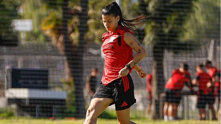 Dahiana Bogarín se perderá gran parte de la temporada con Colo Colo Femenino.