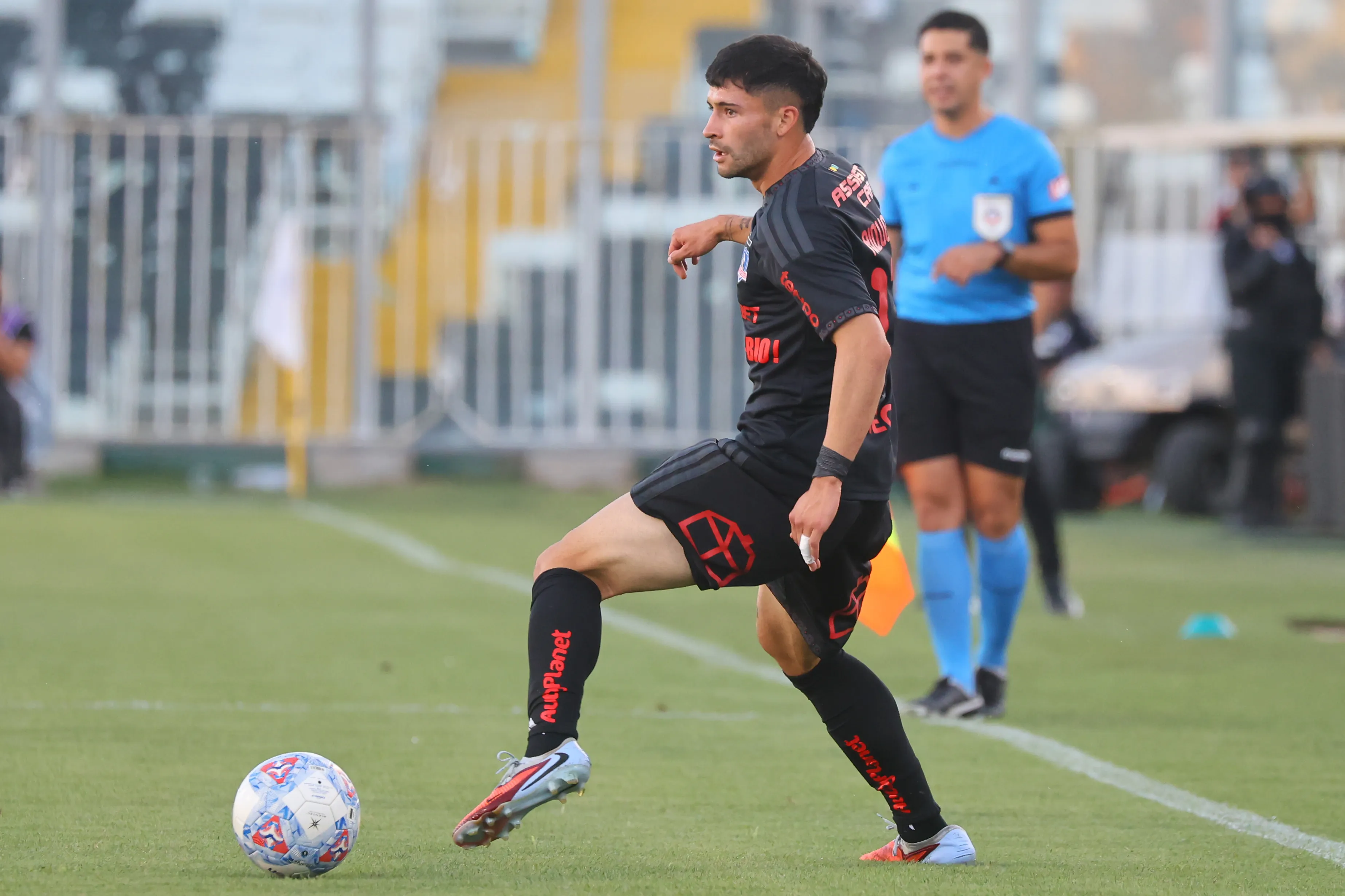 Claudio Borghi criticó a Cristián Riquelme por la polémica en su condominio | Foto: Photosport