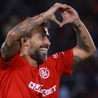 Jorge Valdivia le presta el ropero completo a cuestionado jugador de Colo Colo