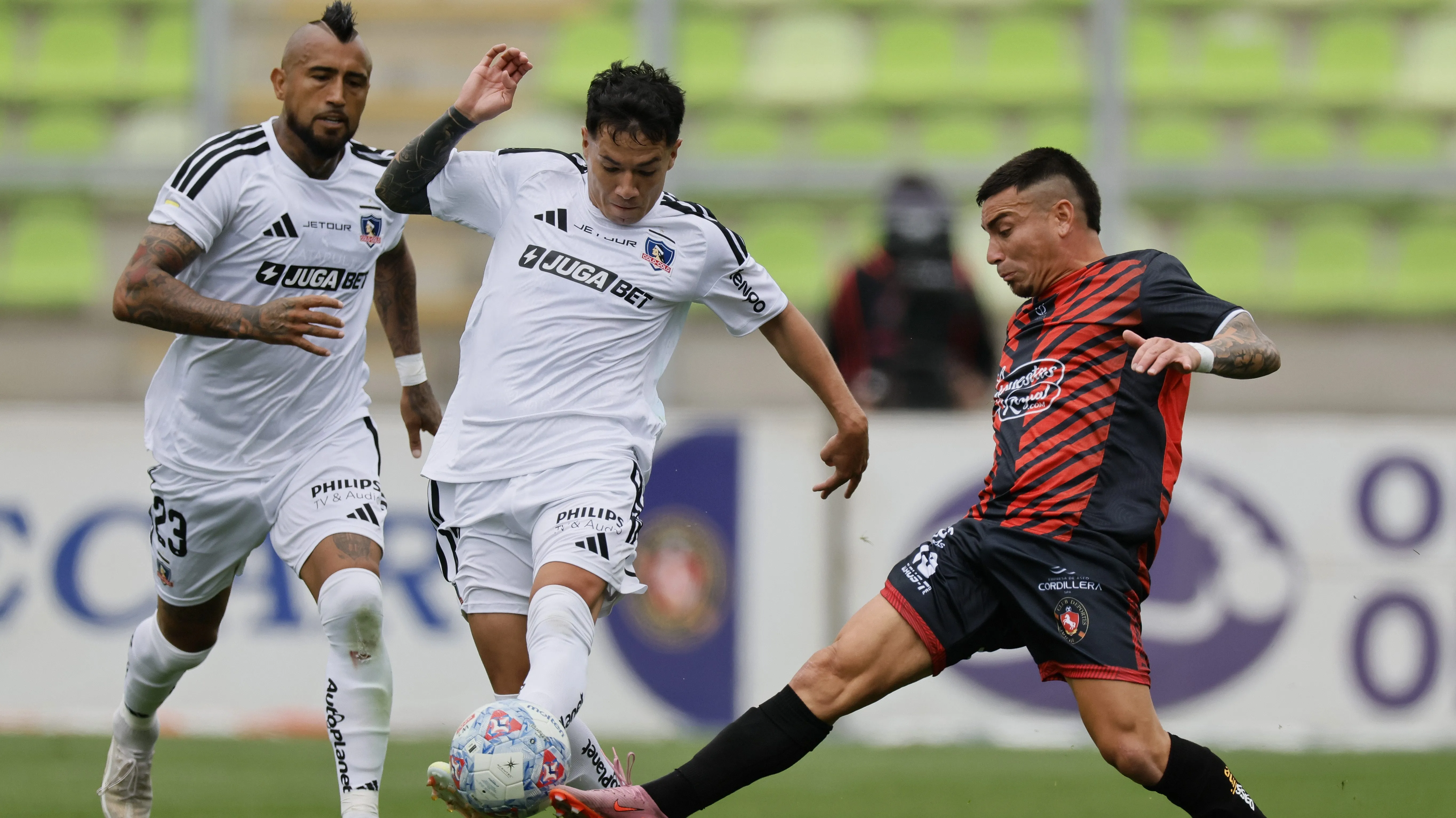 Matías Fernández suplente solo por decisión técnica