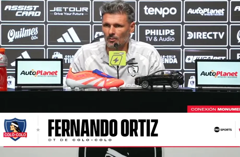 Fernando Ortiz se mosqueó en conferencia de prensa | Foto: Colo Colo