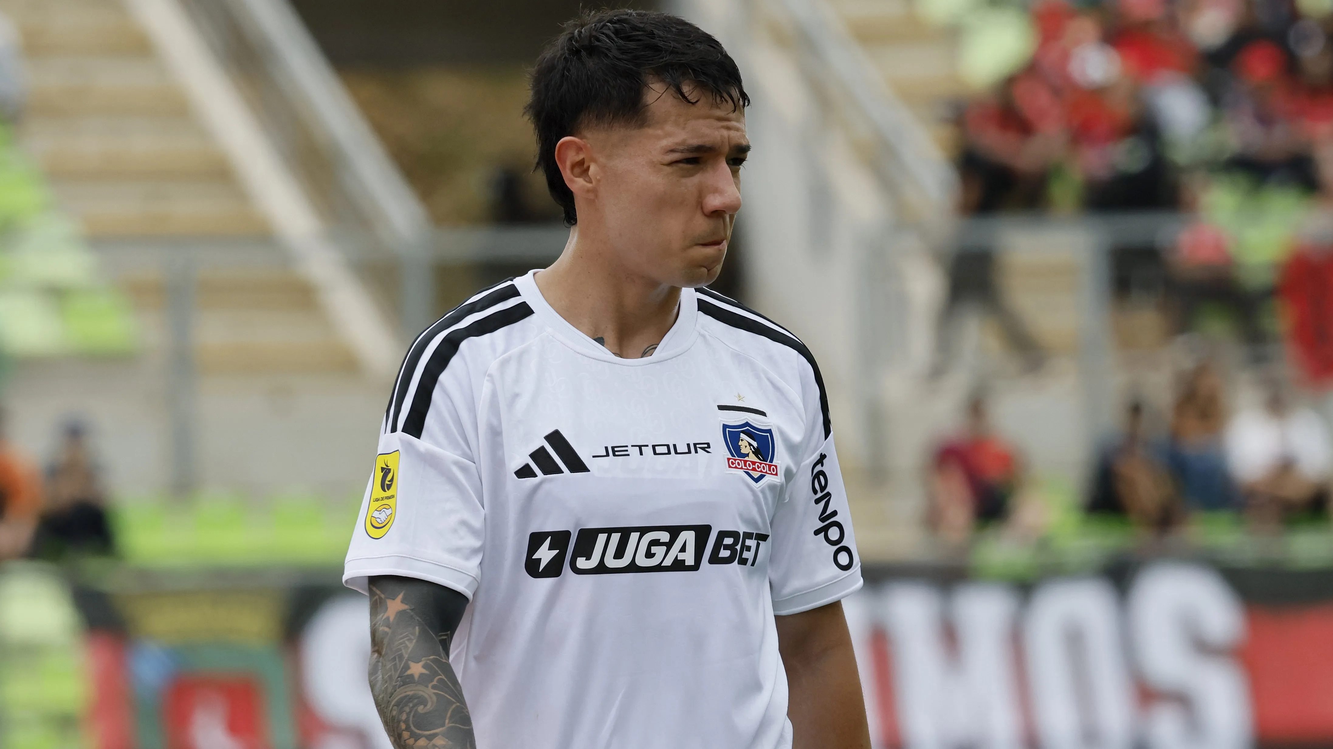 Matías Fernández sigue sin aparecer en Colo Colo.