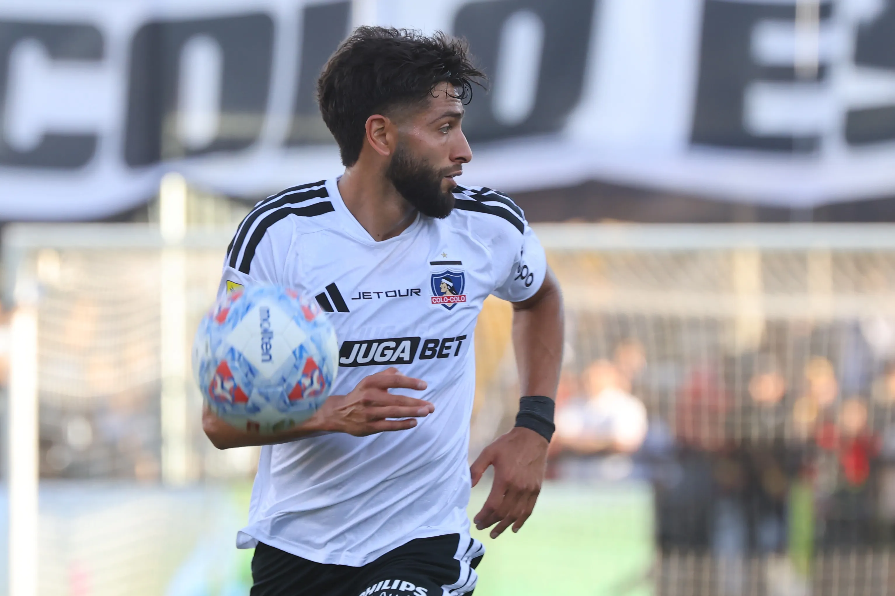 Marcelo Barticciotto y un mensaje para Jeyson Rojas en Colo Colo.Imagen: Jonnathan Oyarzun/Photosport