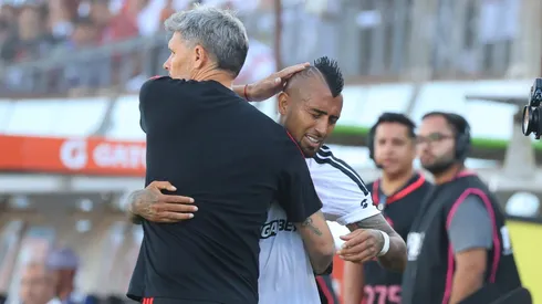 Arturo Vidal saca aplausos en Colo Colo.