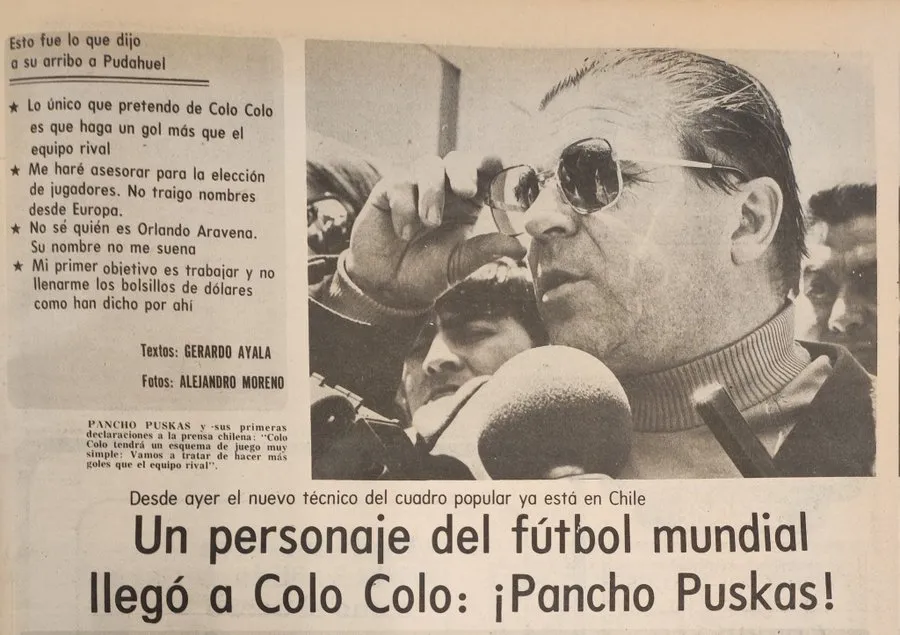Los diarios de Chile anunciando la llegada de Ferenc Puskás a Colo Colo.