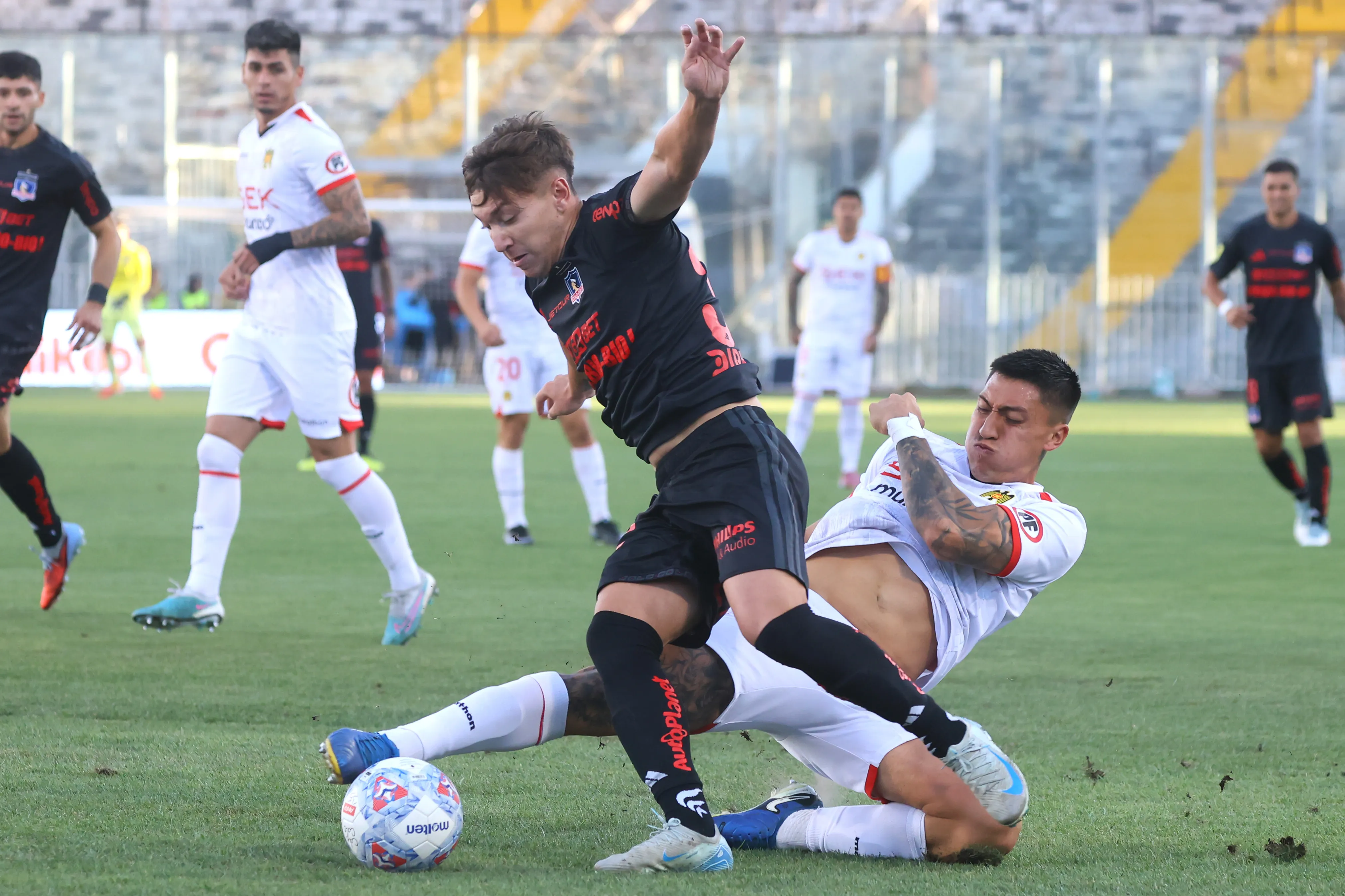 Vicente Martínez sigue esperando su oportunidad oficial en Colo Colo.Imagen: Jonnathan Oyarzun/Photosport