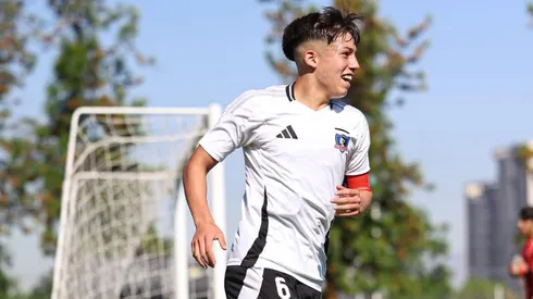 El juvenil que es goleador en Colo Colo y busca su espacio en el primer equipo
