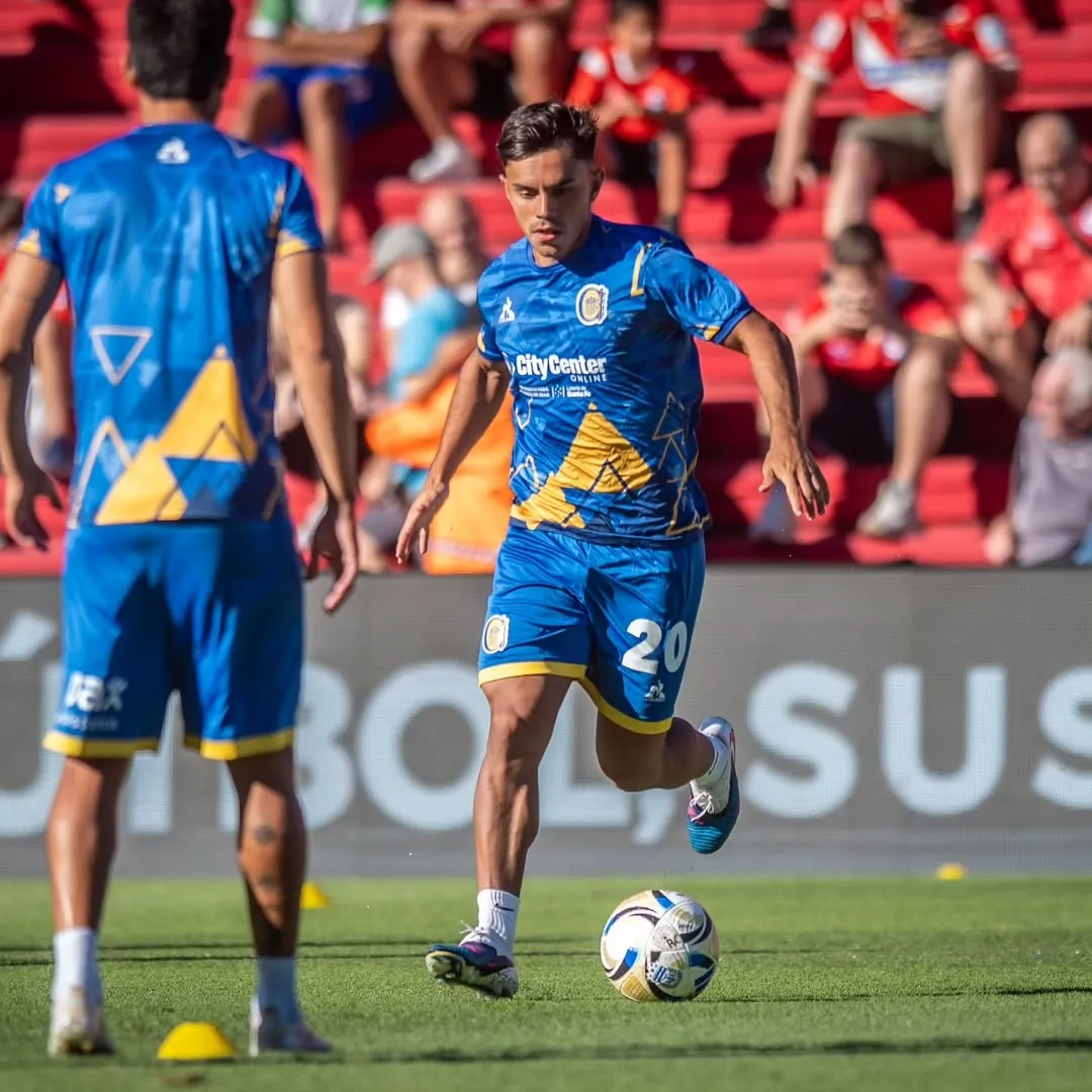 Vicente Pizarro en el trabajo físico previo al partido. (Foto: rosariocentral)