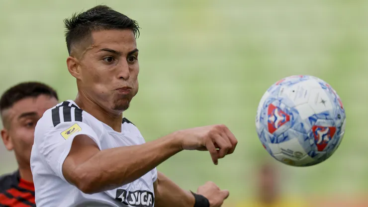 Jonathan Villagra es titularísimo en Colo Colo.
