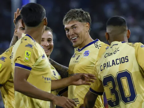 Soto anota un golazo para Everton tras grave error del portero de la UC