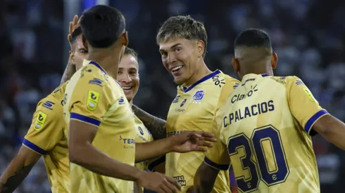 Soto anota un golazo para Everton tras grave error del portero de la UC.