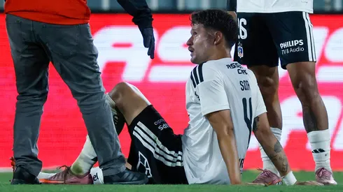 Joaquín Sosa sale con molestias ante Huachipato y enciende las alarmas en Colo Colo