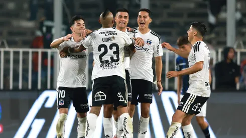 Colo Colo recupera el liderato al derrotar a Huachipato.