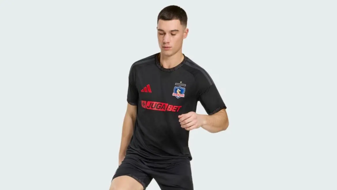 Colo Colo y su nueva equipación en estreno