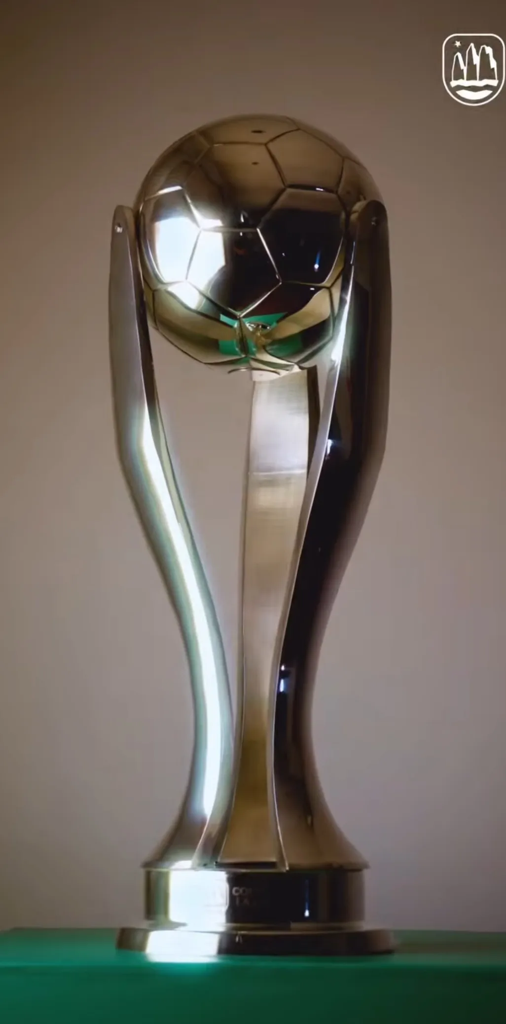 El nuevo trofeo que buscará Colo Colo.Imagen: Pantallazo Campeonato Copa de la Liga