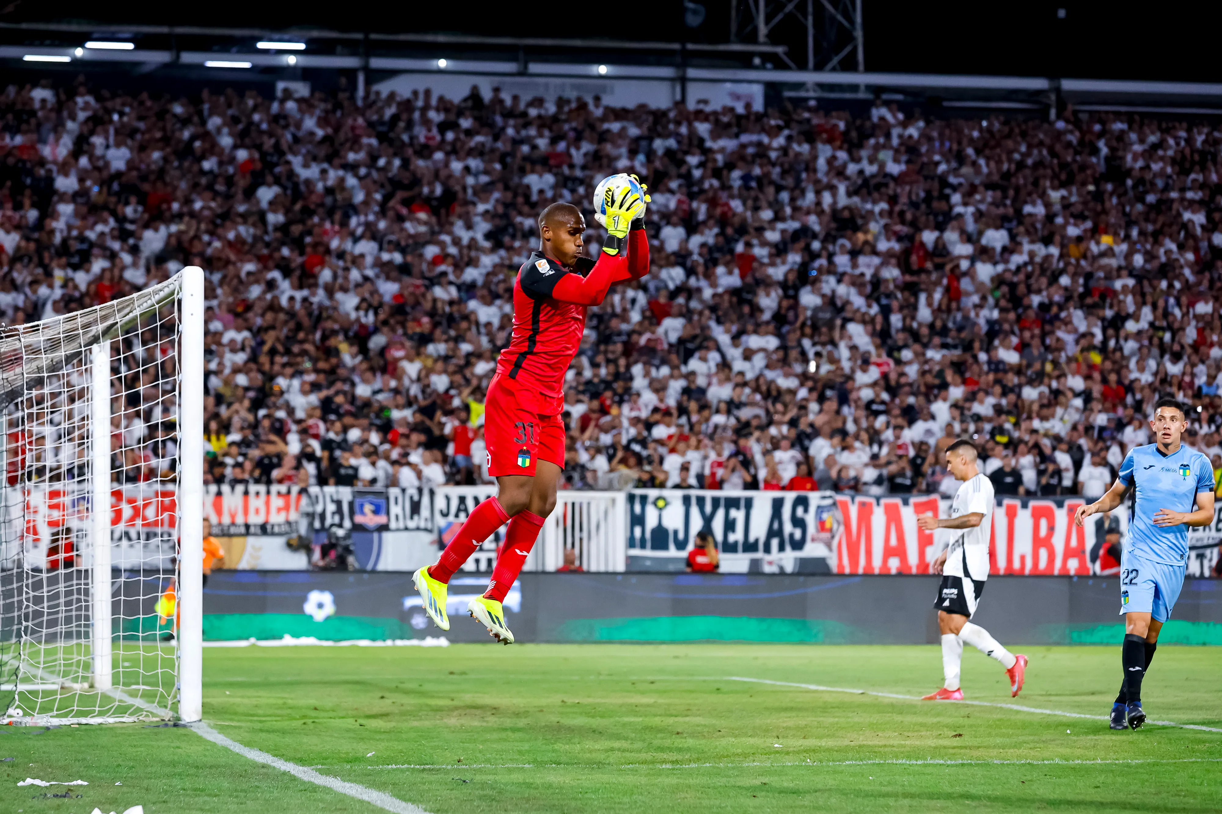 Omar Carabalí puede jugar el Mundial 2026. Imagen: Pepe Alvujar/Photosport