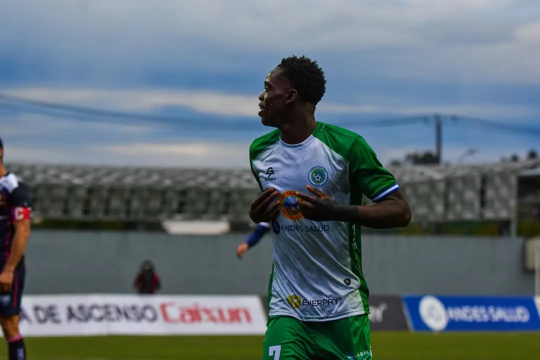 El delantero se ha convertido en figura de los Delfines y ha sido pieza clave en el buen momento que los tiene como líderes de la Primera B. 