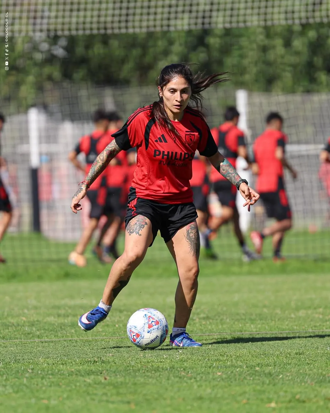 Yenny Acuña en los entrenamientos de Colo Colo femenino. (Foto: colocolofemenino)