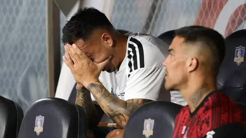 La reacción de Fernando Ortiz a la nueva y dura lesión de Javier Correa en Colo Colo.