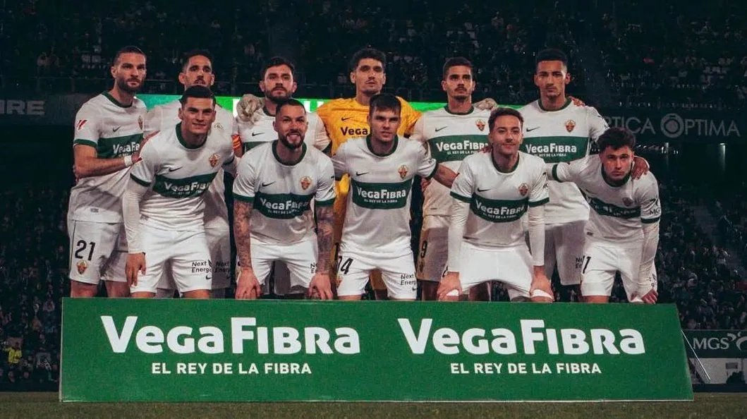Elche gana después de tres meses, pero sin Cepeda