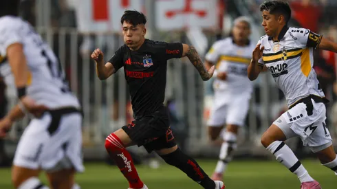 ¿Por qué Colo Colo está usando medias de distinto color?