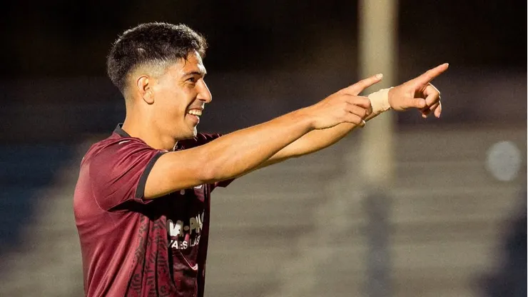 Prensa uruguaya se rinde ante Salomón Rodríguez por su gran presente.