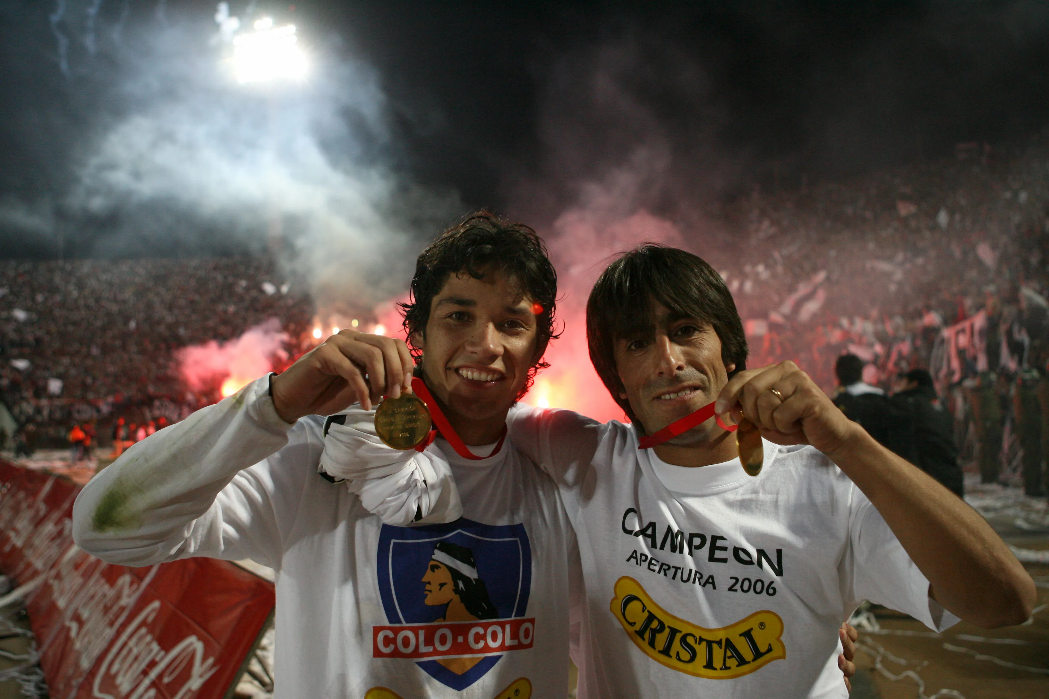Matías Fernández y Moisés Villarroel celebrando el título del 2006. Imagen: ANDRES PINA/PHOTOSPORT