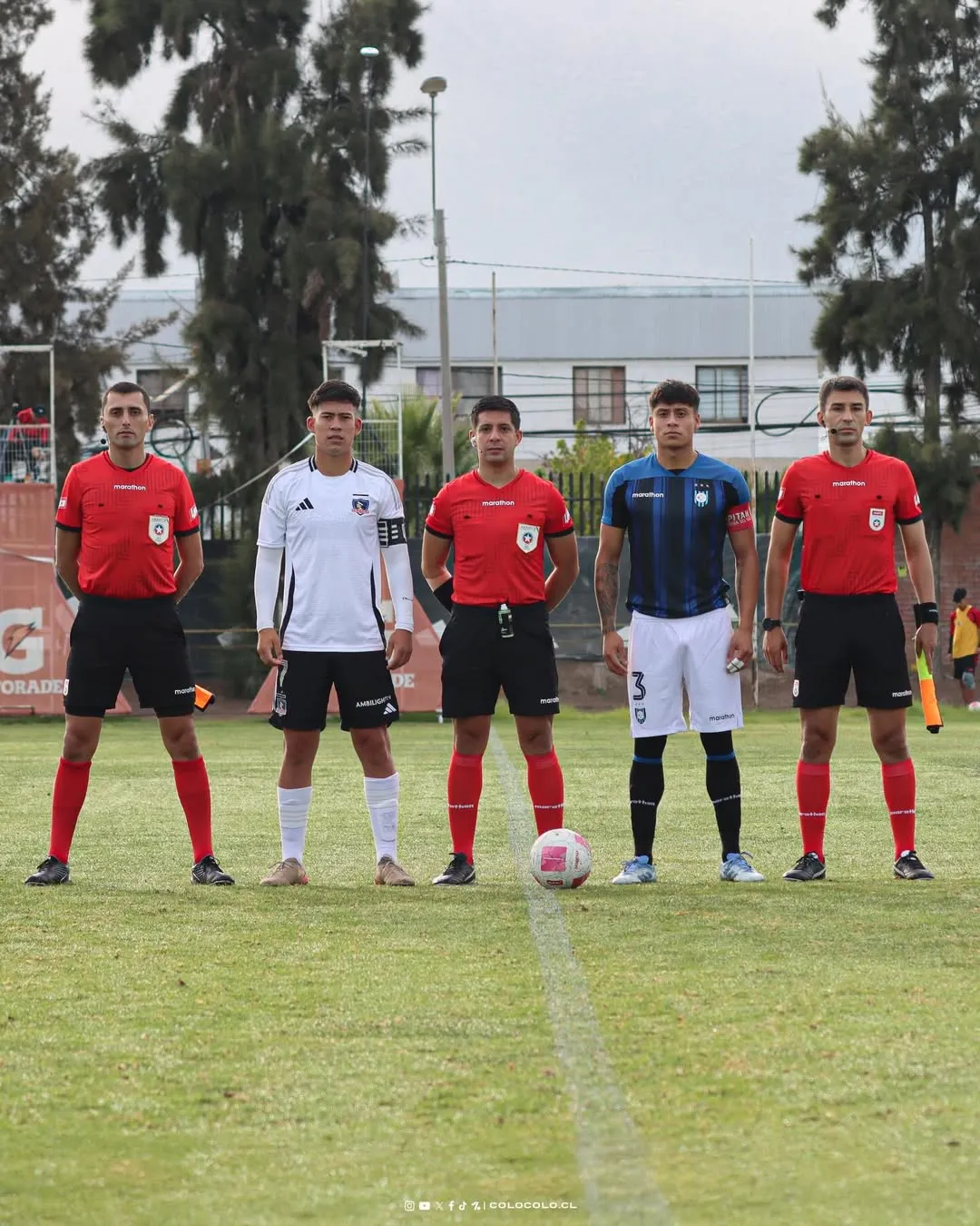 Colo Colo enfrentando a Huachipato en el Fútbol Joven. (Foto: colocolofutboljoven)