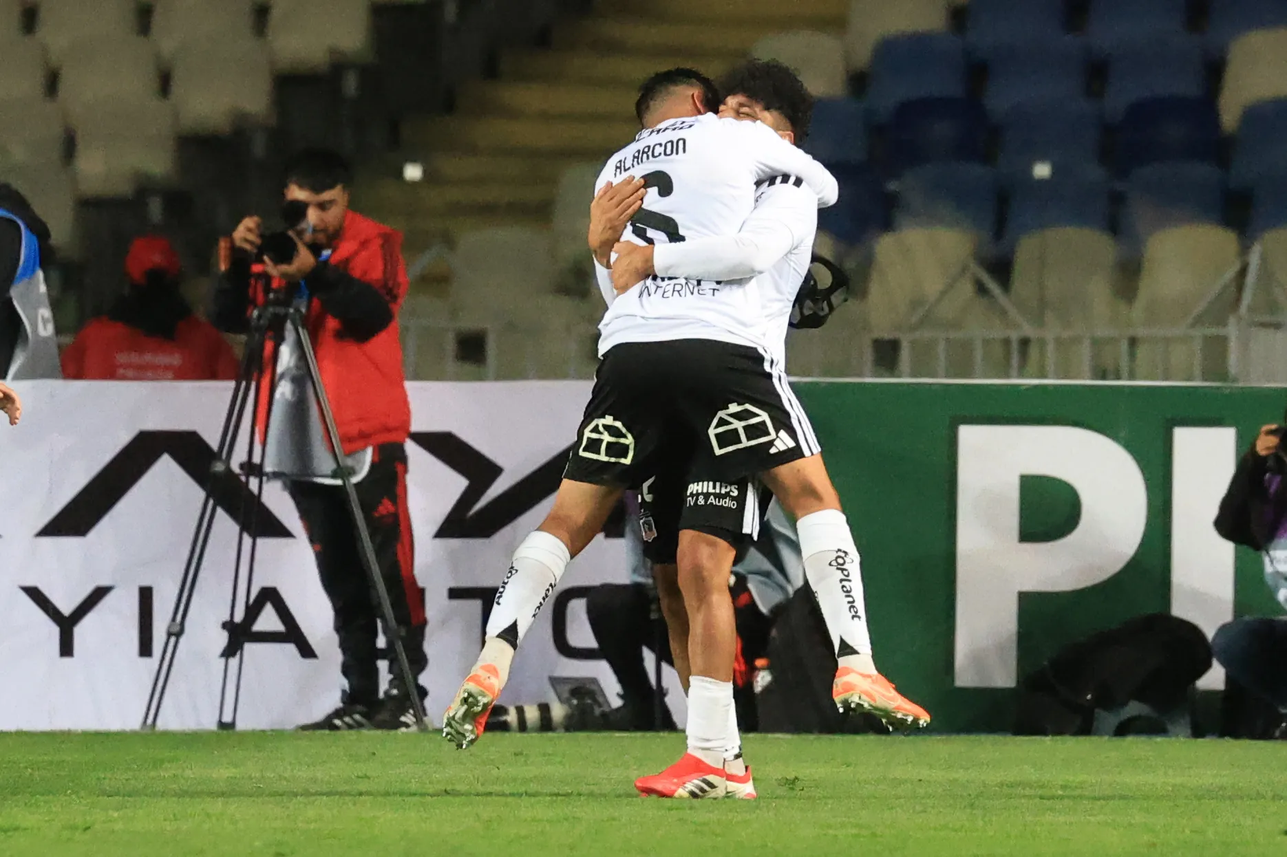 Tomás Alarcón abre la cuenta para Colo Colo.Imagen: Eduardo Fortes/Photosport