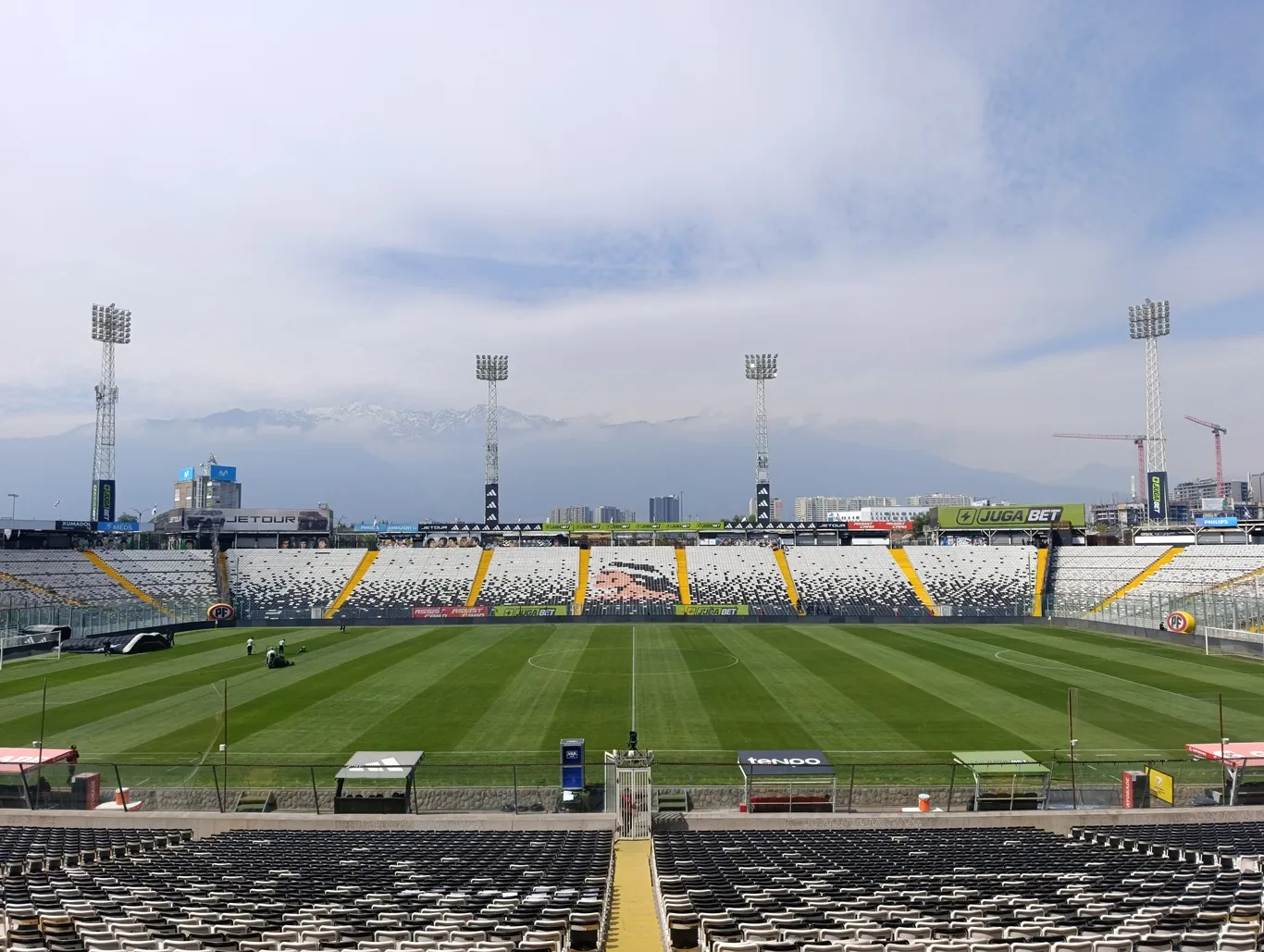 La dirigencia de Blanco y Negro avanza en la remodelación del Estadio Monumental. 