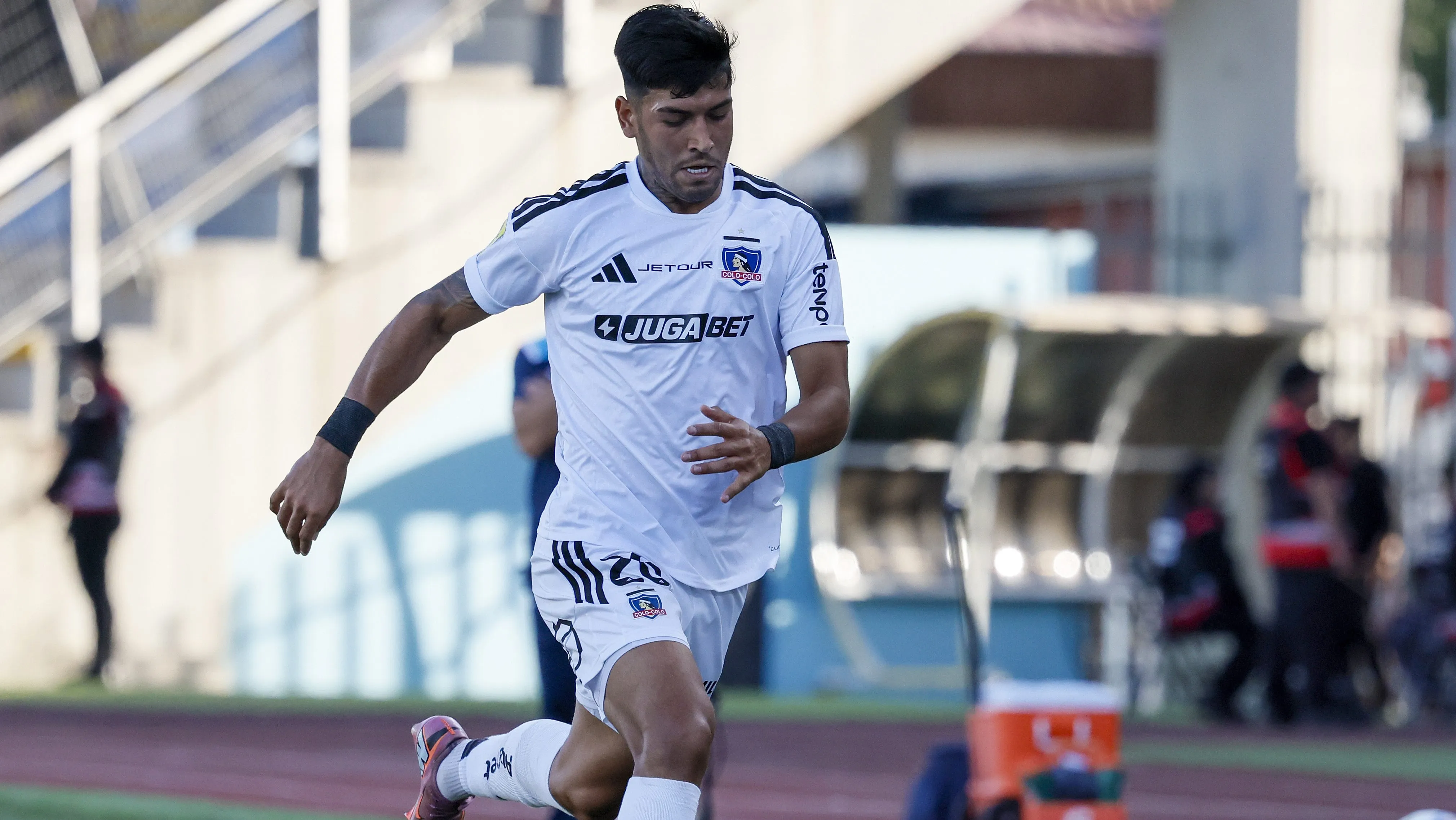Diego Ulloa es baja en Colo Colo vs Huachipato.