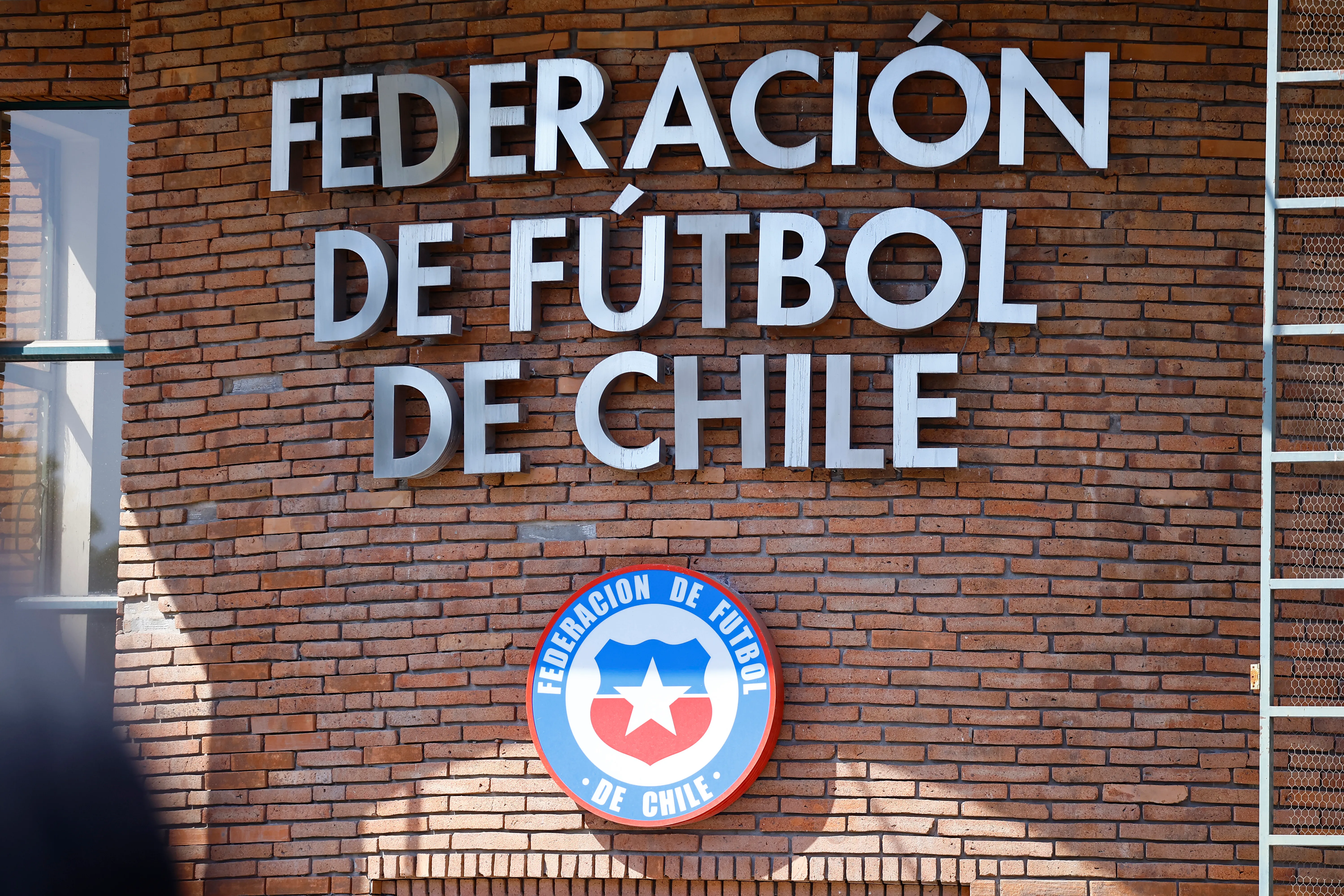 Uno de los puntos de la Ley establece la separación entre la ANFP y la Federación.Imagen: Marcelo Hernandez/Photosport