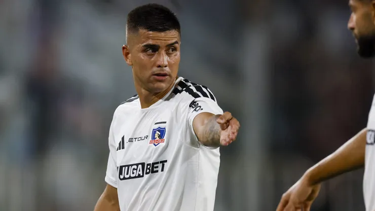 Álvaro Madrid de a poco se afianza en Colo Colo