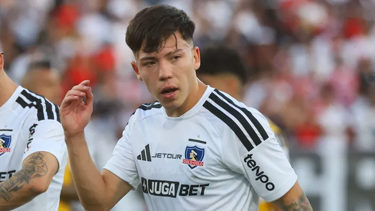 Leandro Hernández revela cómo maneja las críticas en redes sociales por jugar en Colo Colo.