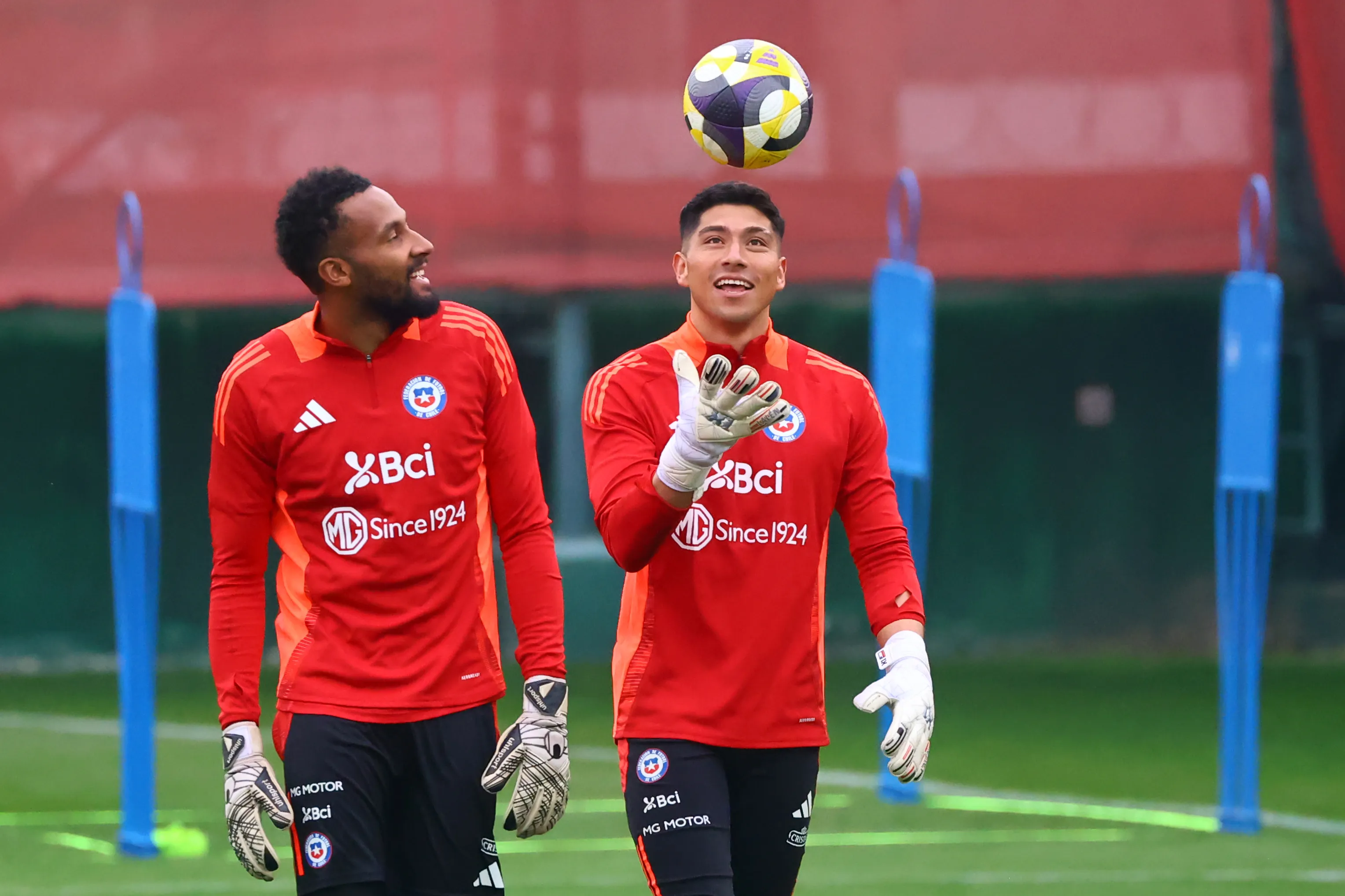 Piden a Brayan Cortés por sobre Lawrence Vigouroux en la Roja.
