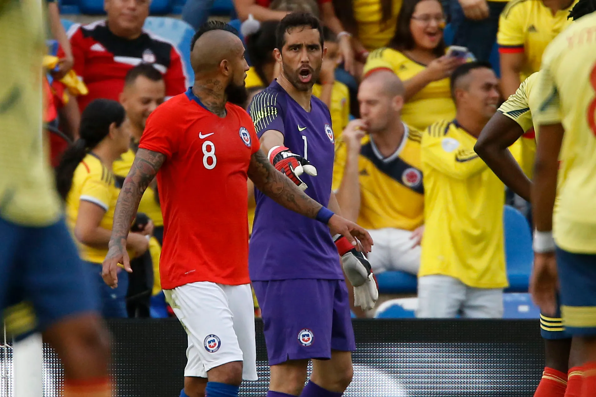 Arturo Vidal y Claudio Bravo en la selección chilena.