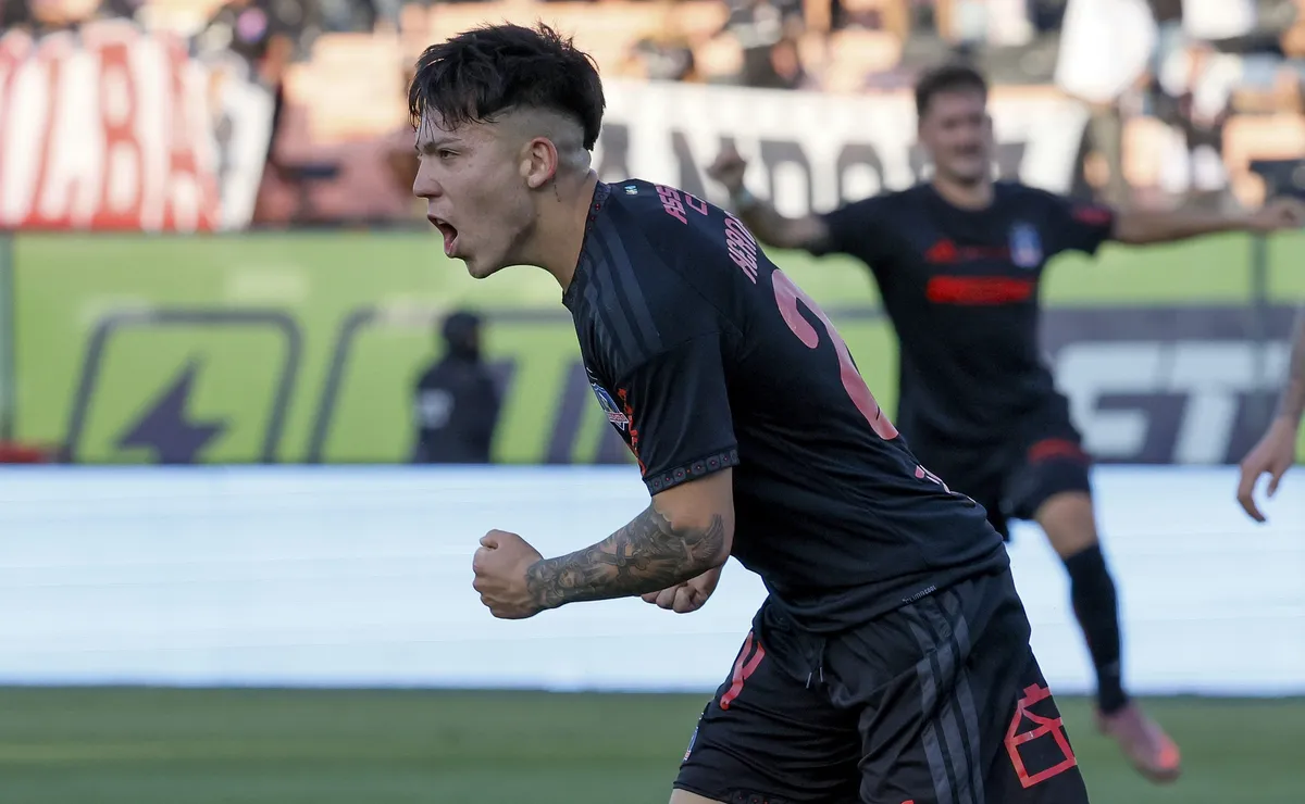 Colo Colo Beats Huachipato: Hernández Scores a Stunning Goal & Tops Group A | Copa de la Liga 2024