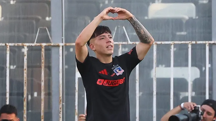Leandro Hernández es pura emoción tras marcar su primer gol en Colo Colo.