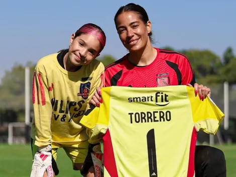 El bello gesto de Ryann Torrero con pequeña hincha de Colo Colo